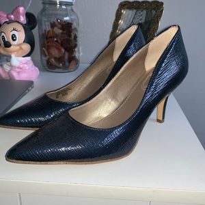 Selling navy blue high heels